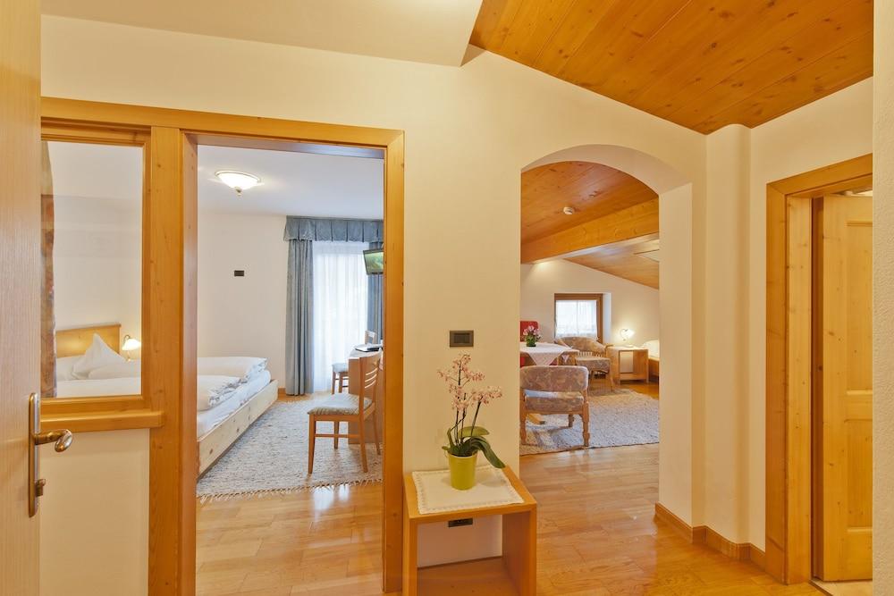 Hotel Cesa Edelweiss