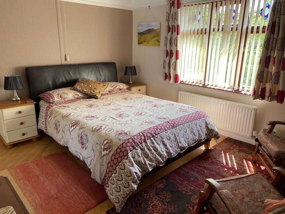 Orchard Side Bed and Breakfast