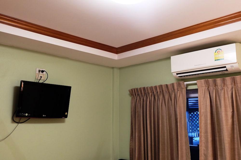 Chilli Hotel & Restaurant