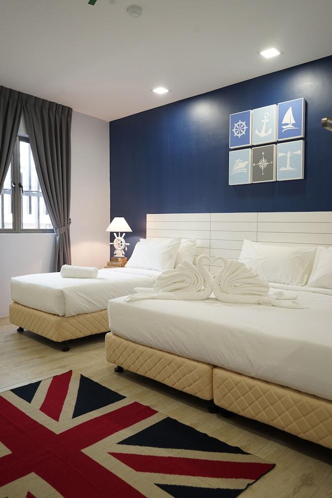 LightHouse Hotel & ShortStay