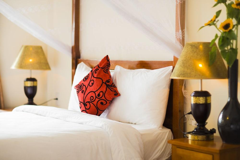 Phong Nha Lake House