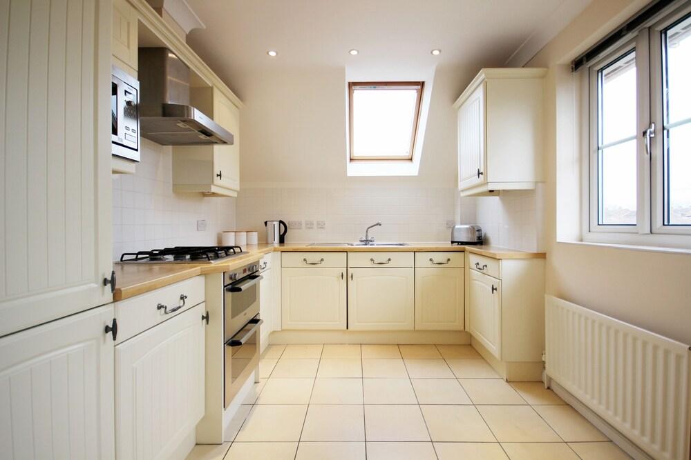 Berkshire Rooms-Bracknell