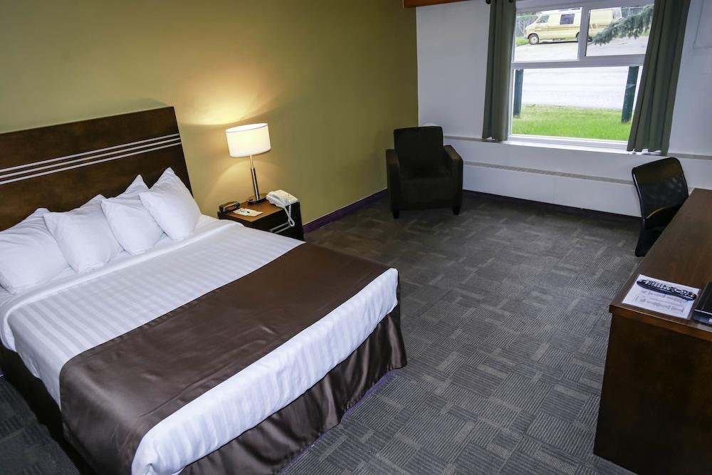 Walking Eagle Inn & Lodge