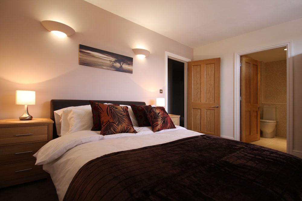 Berkshire Rooms - Wokingham