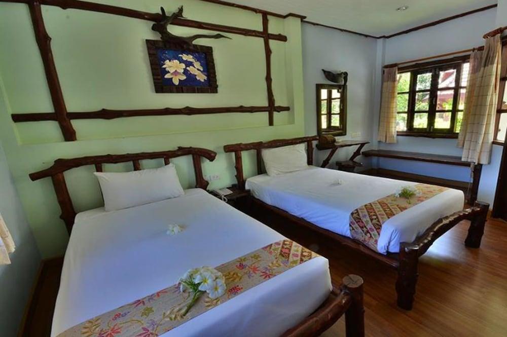 Alongkot Beach Resort Khanom