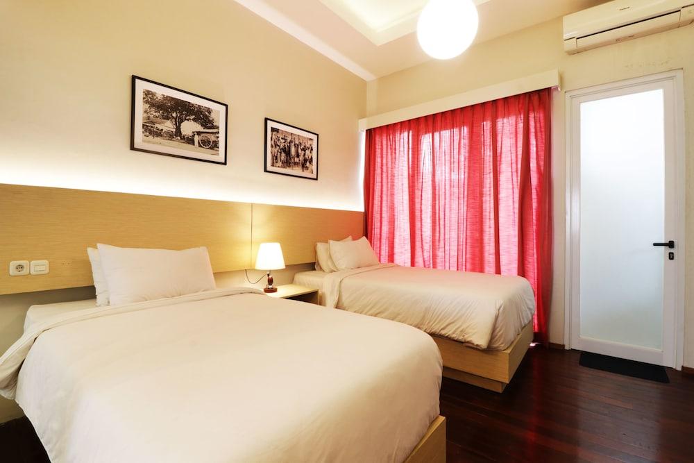 Pejaten Valley Residence