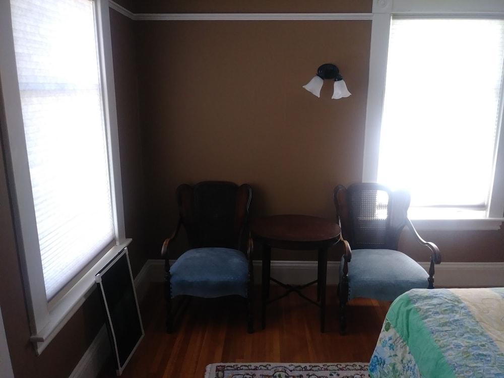 Steamers Bed & Breakfast