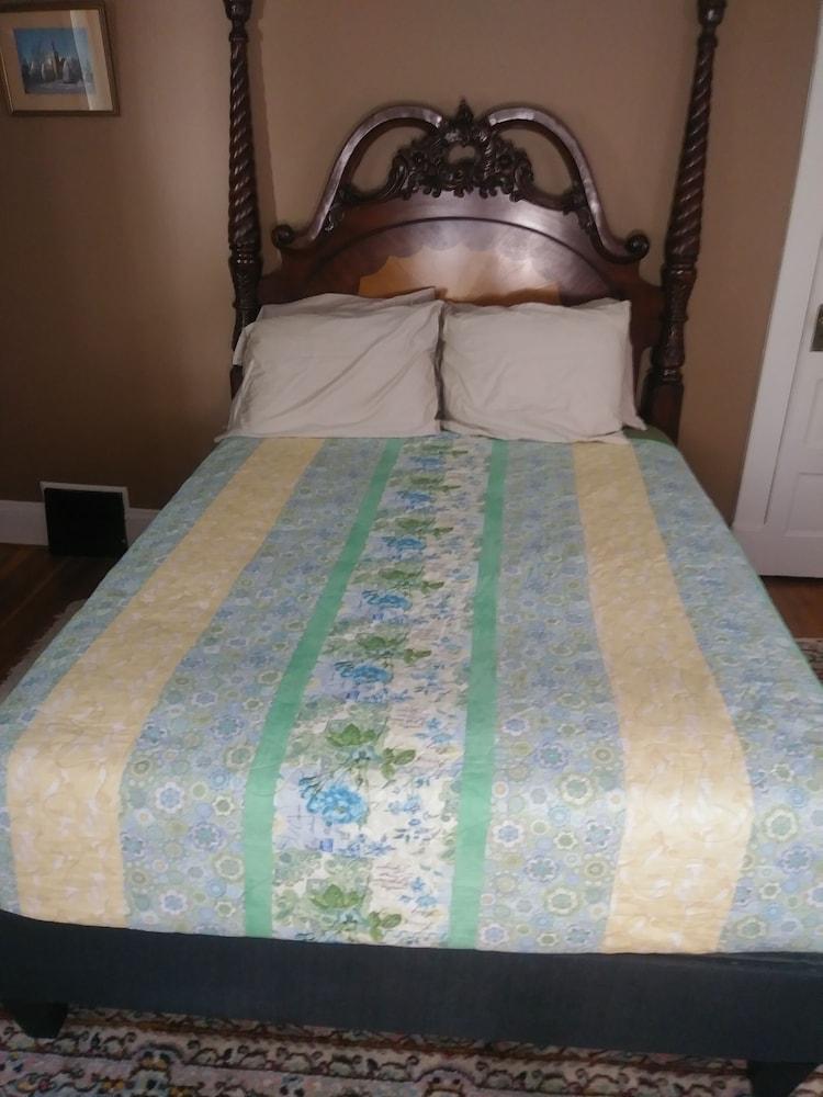 Steamers Bed & Breakfast