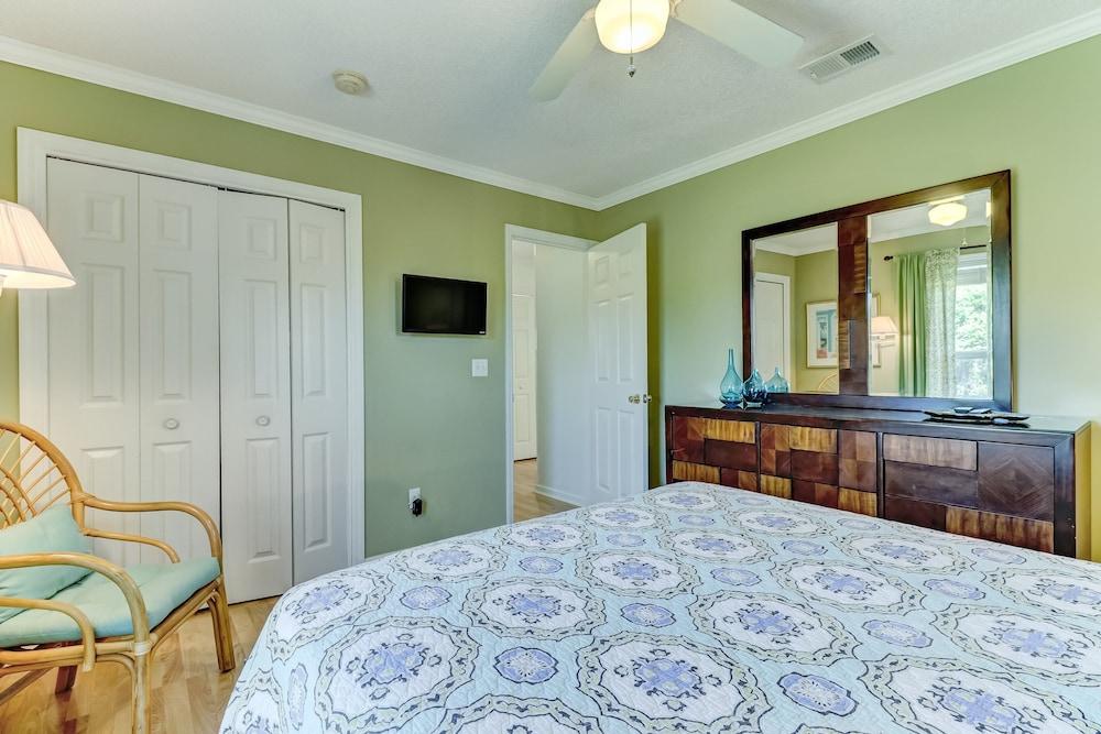 Redecorated Pet Friendly Home by RedAwning