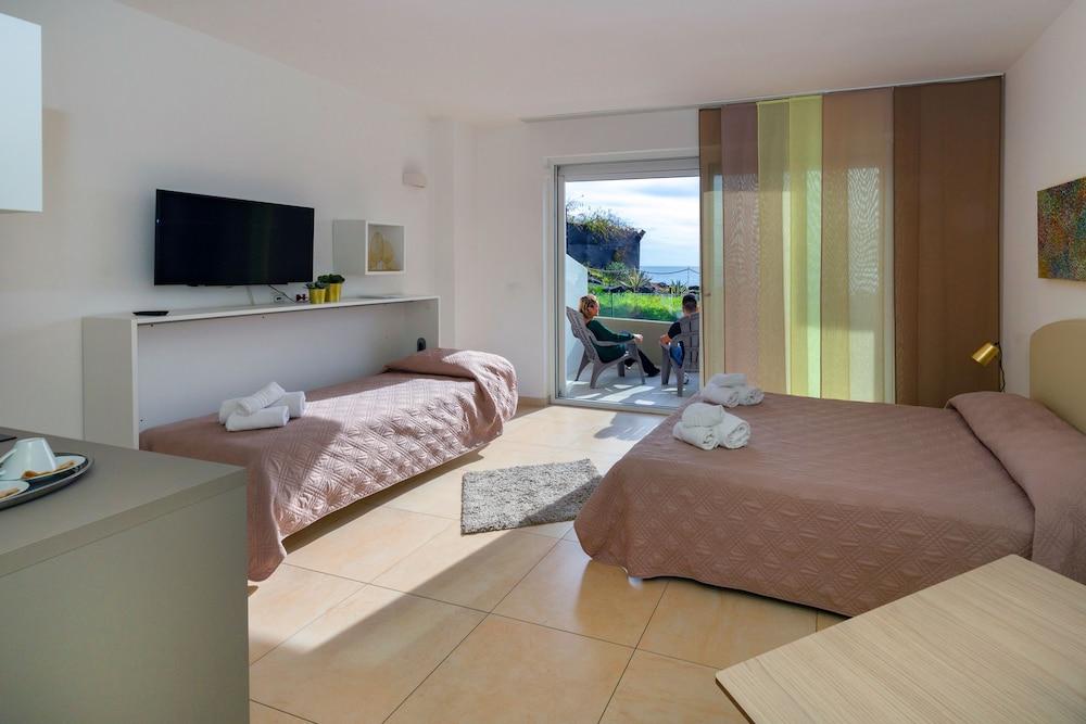 Zeus Residence Hotel