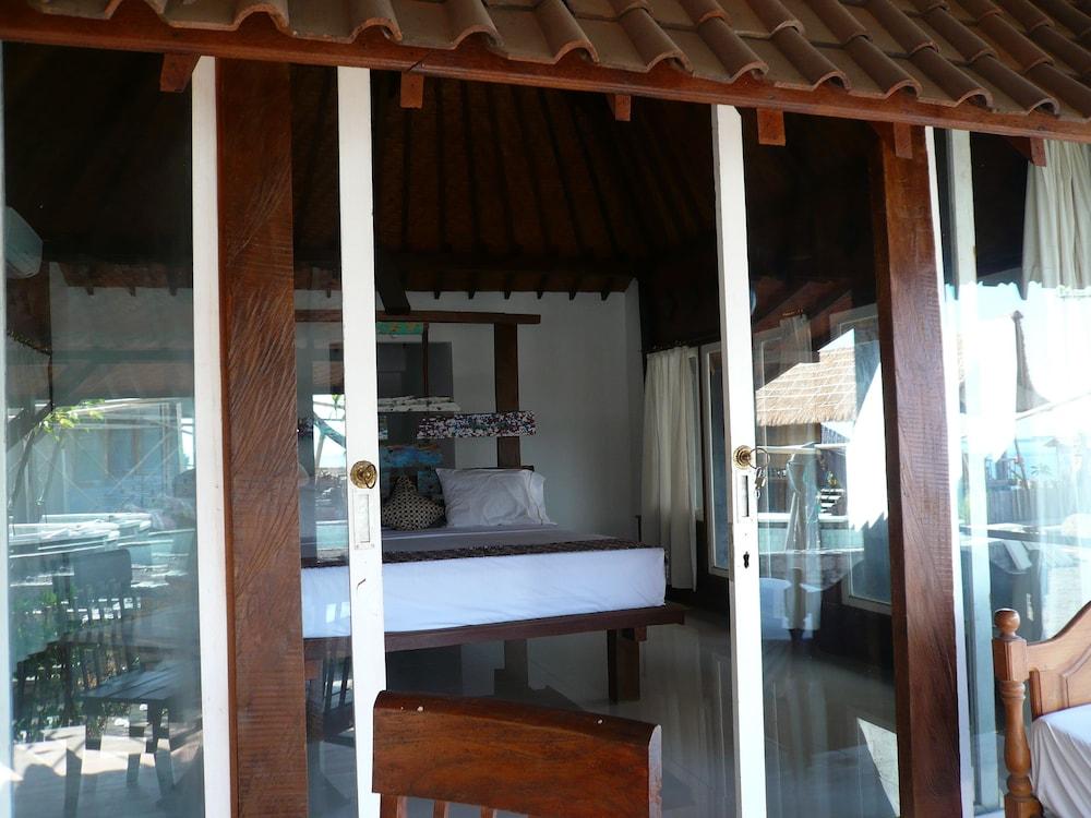 Classic Beach Villas