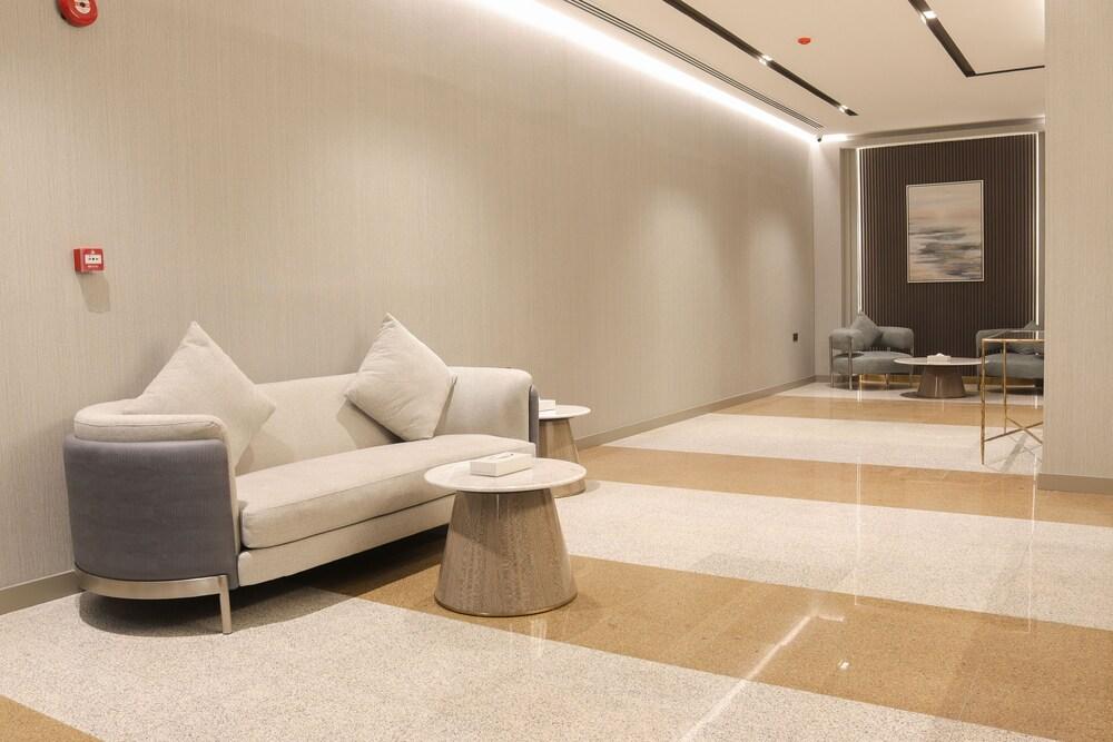 OYO 111 Infinity Suites