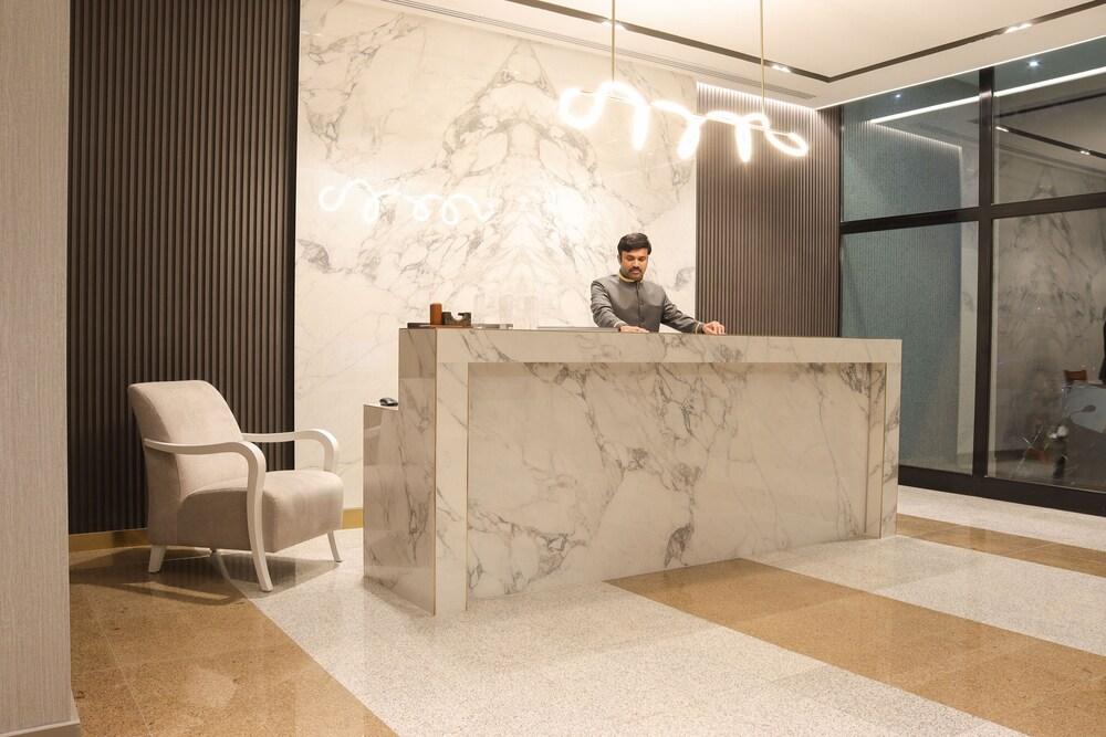 OYO 111 Infinity Suites