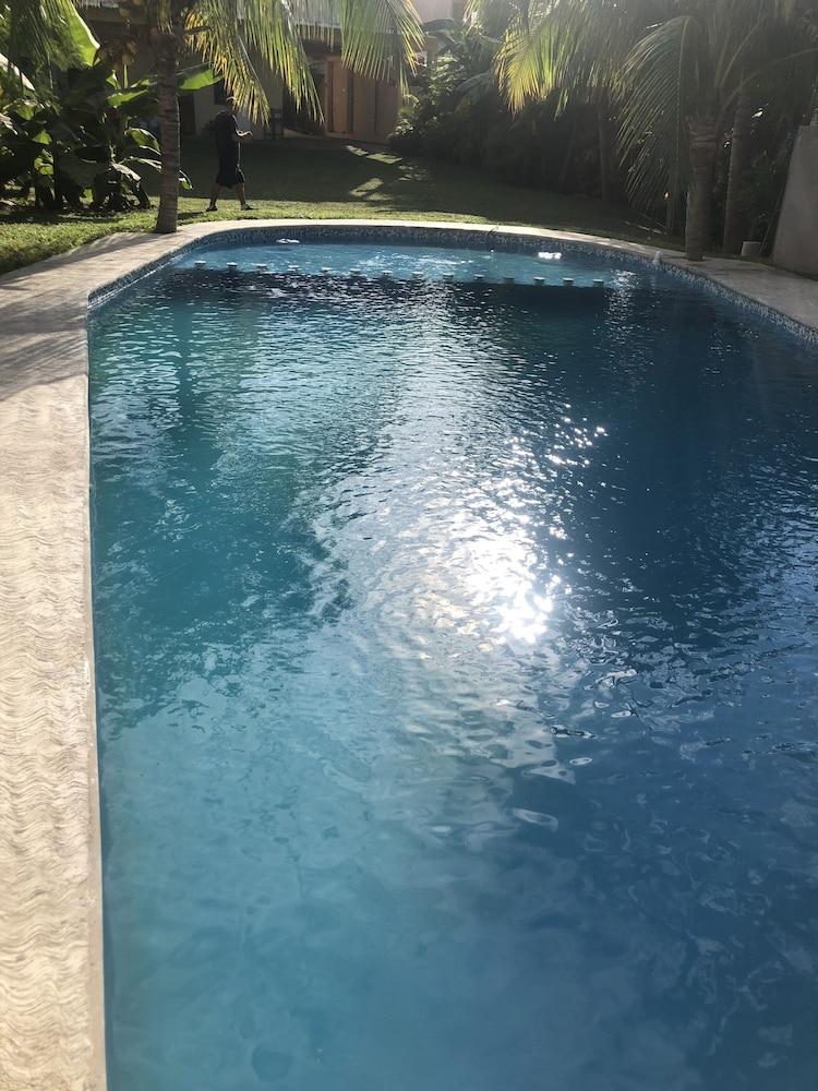 Casa Las Lomas Hostel