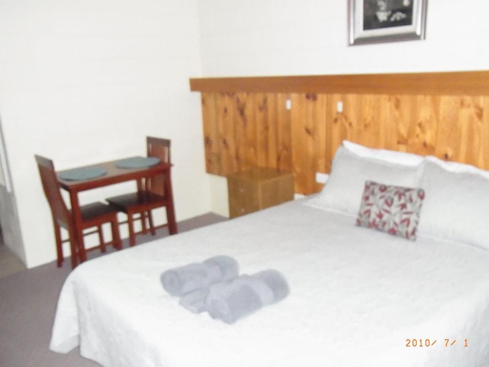 Eden Golf View Motel