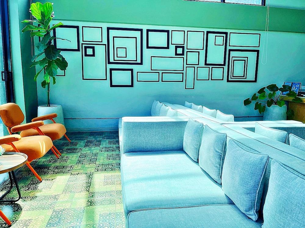 The Sixteenth Naiyang Beach Hotel