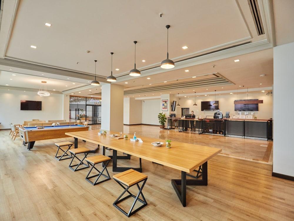 The Royal City Hotel