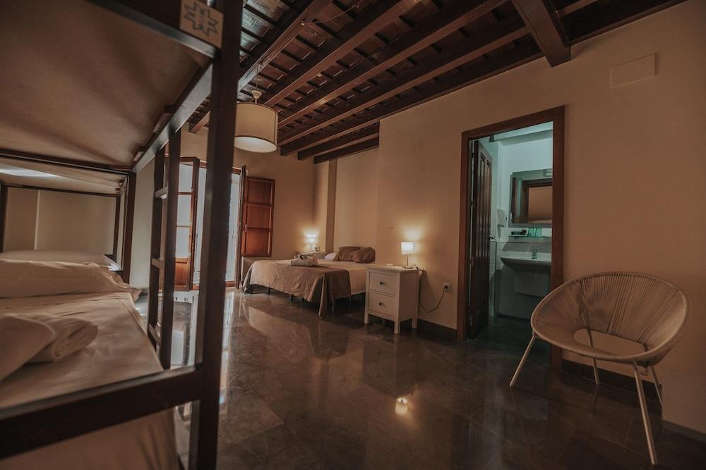 Hotel Mercader de Sedas