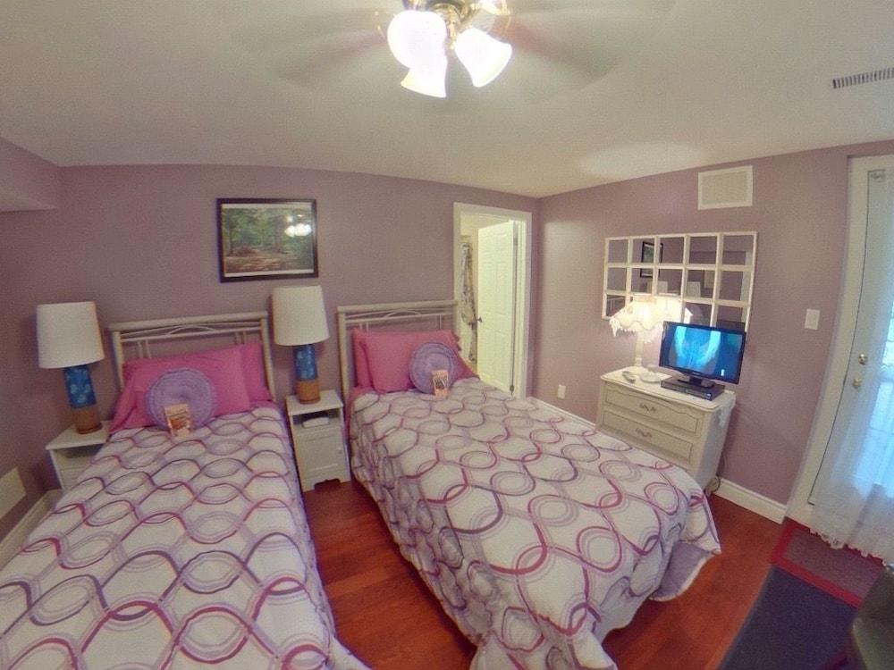 Forest Creek Bed & Breakfast and Retreat