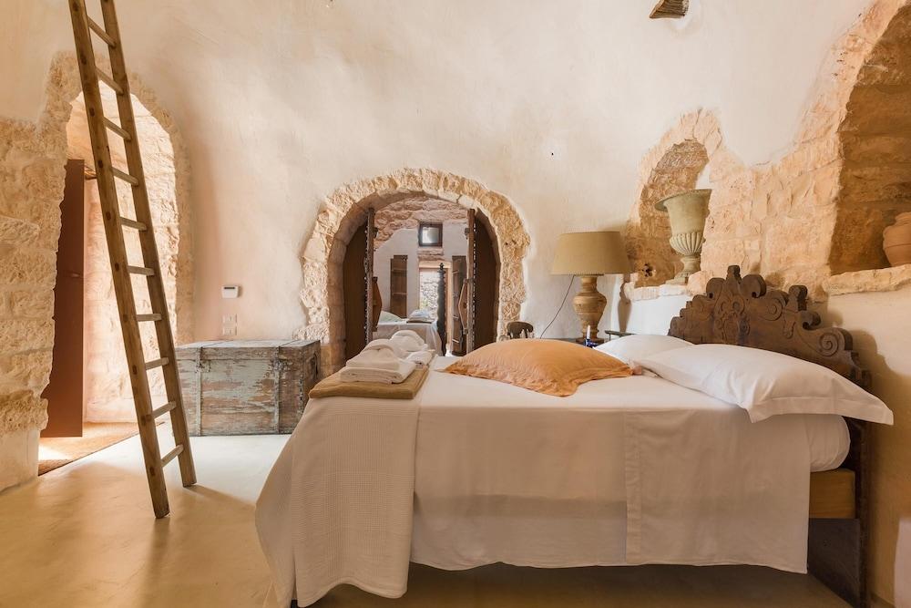 Trulli di Monte Reale