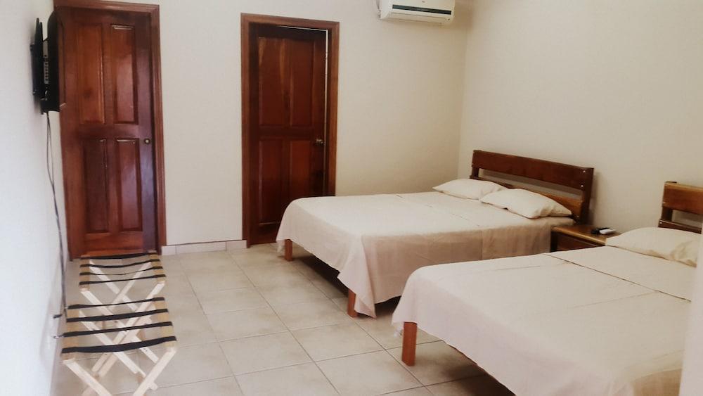 Hotel Palmeras Carrillo Beach