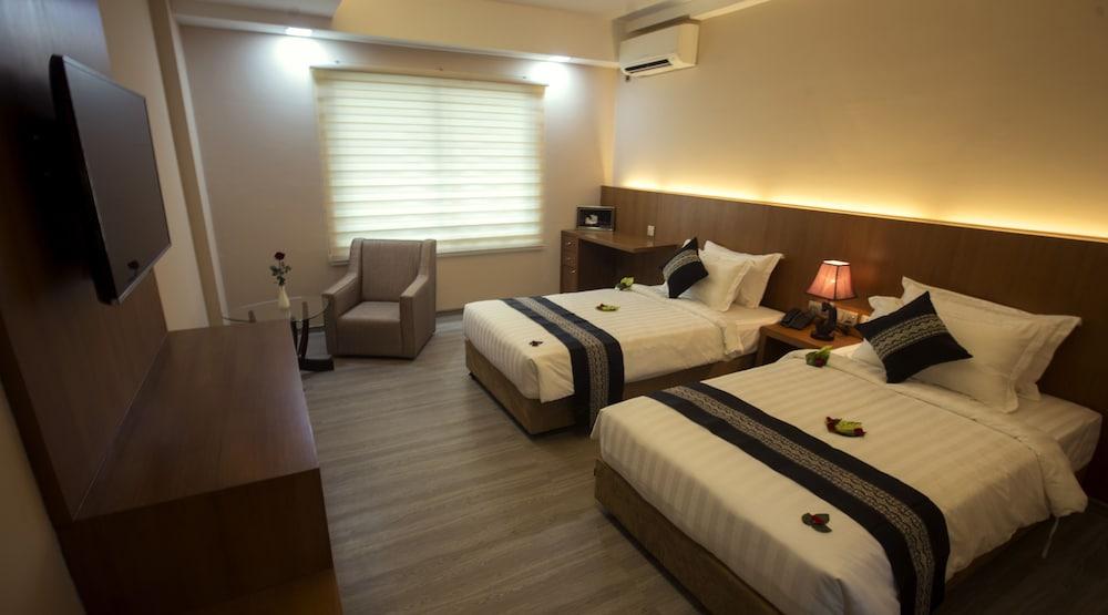 Elegant Hotel Pyi Thar Yar