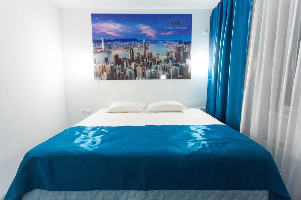 MAXROOMS Global Sky Hotel