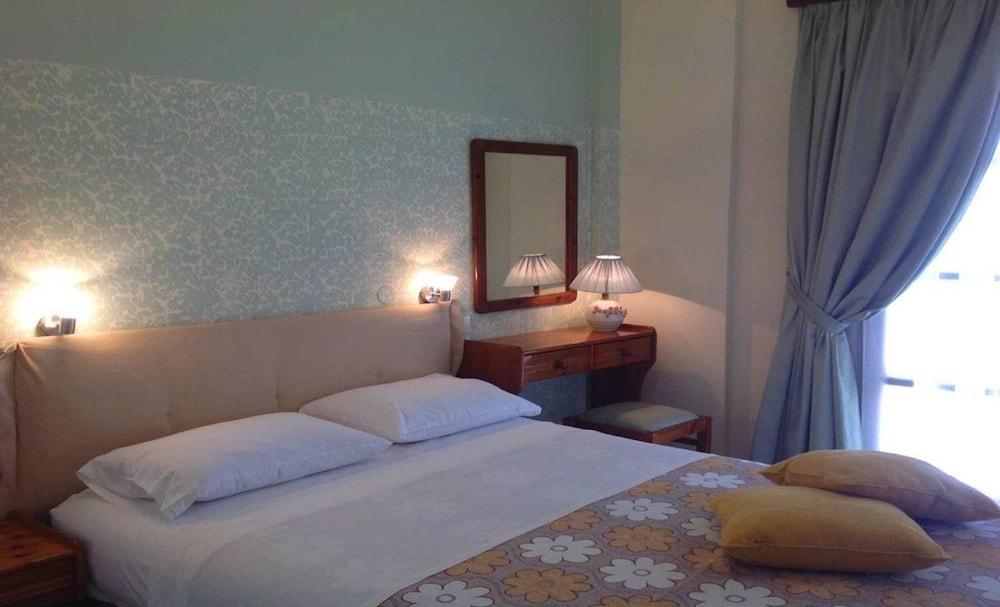 Asterias Studios Apartments