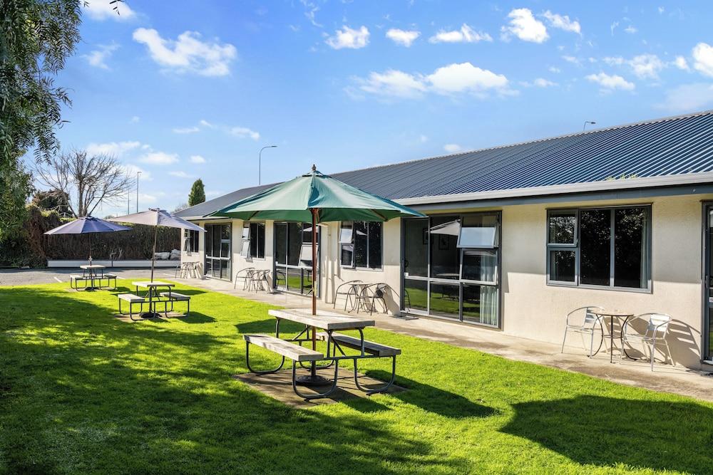 Grove Park Motor Lodge