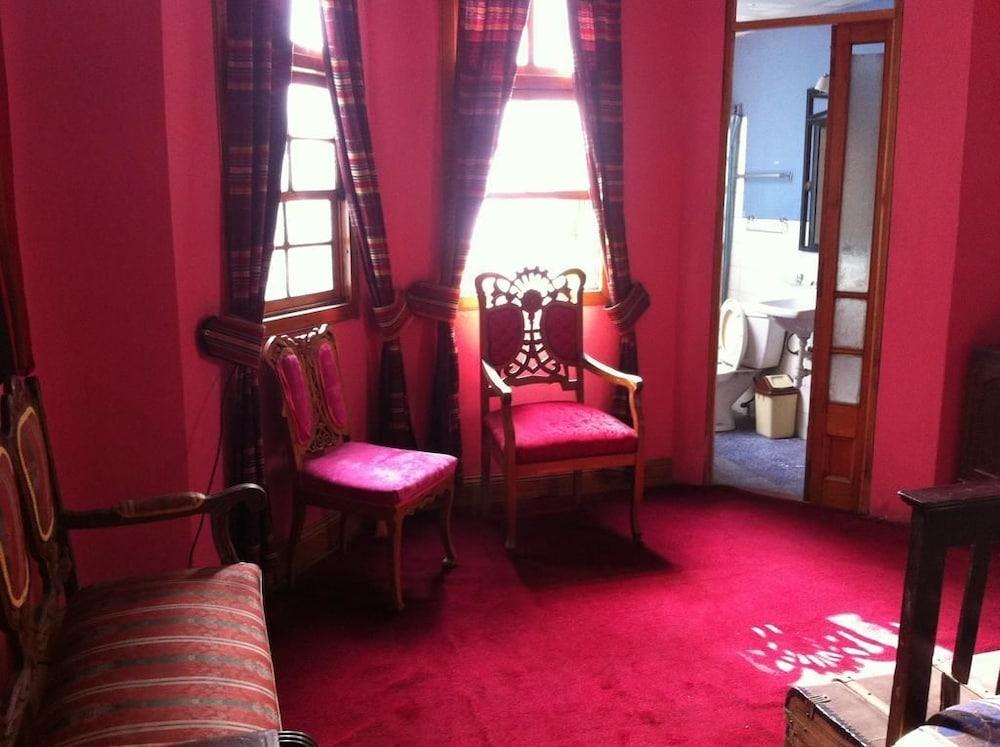 Paris Hostal Boutique
