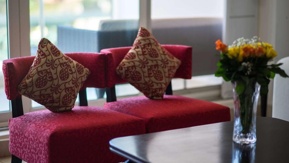 Colosseum Square Luxury Apartments