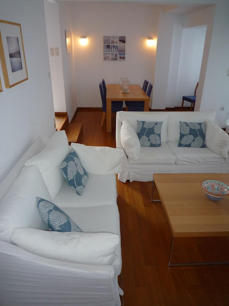 Saronikos Residences