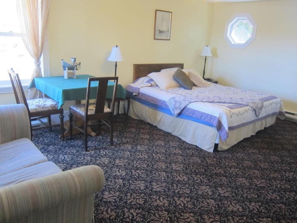 Salmon River Country Inn