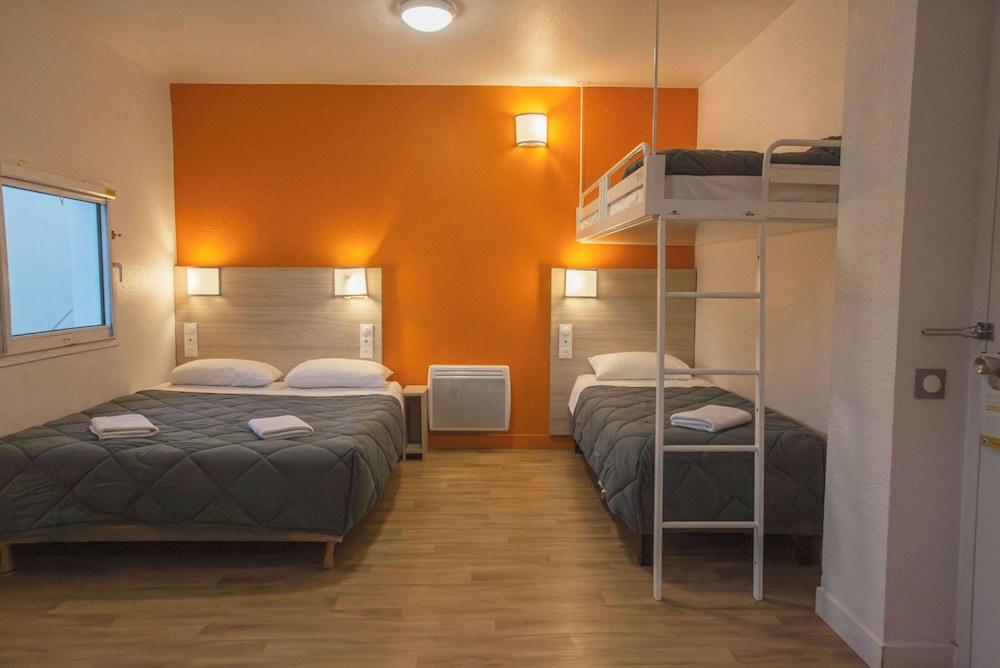 Premiere Classe Plaisir - Gatines