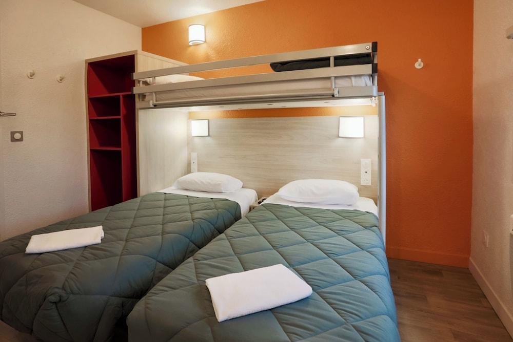 Premiere Classe Plaisir - Gatines