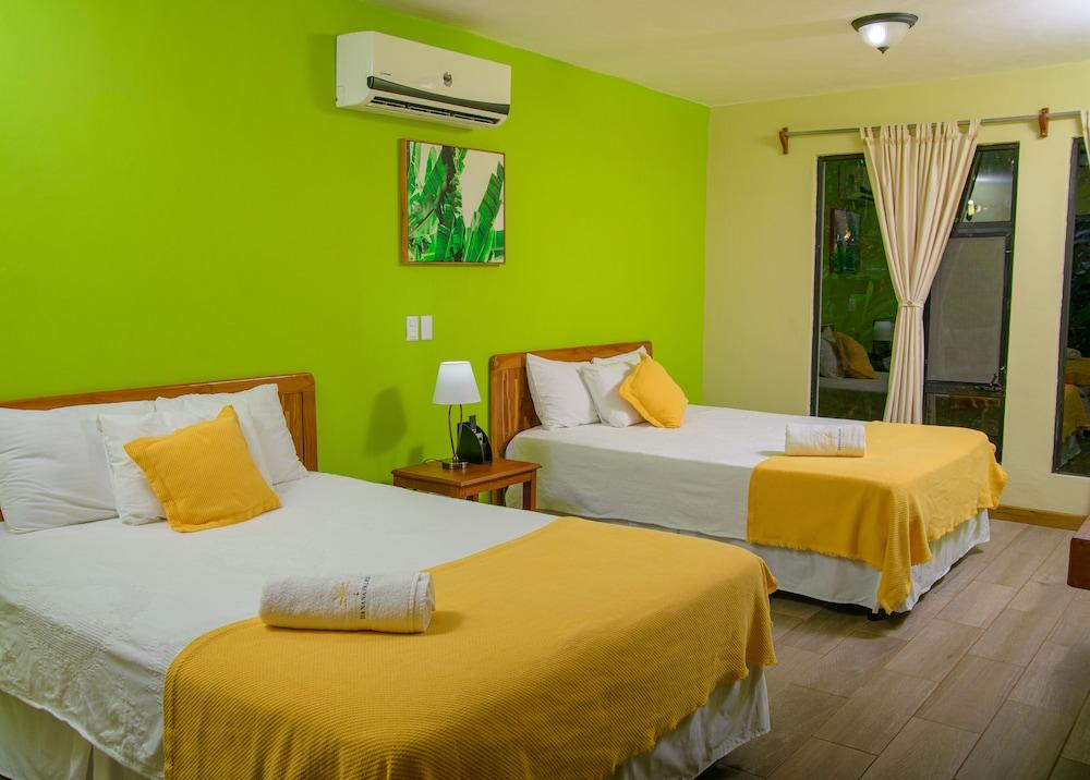 Banana Palms Hotel