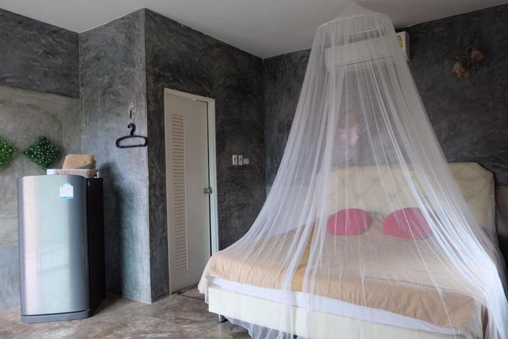 Ban Rim Nam Riverside Resort