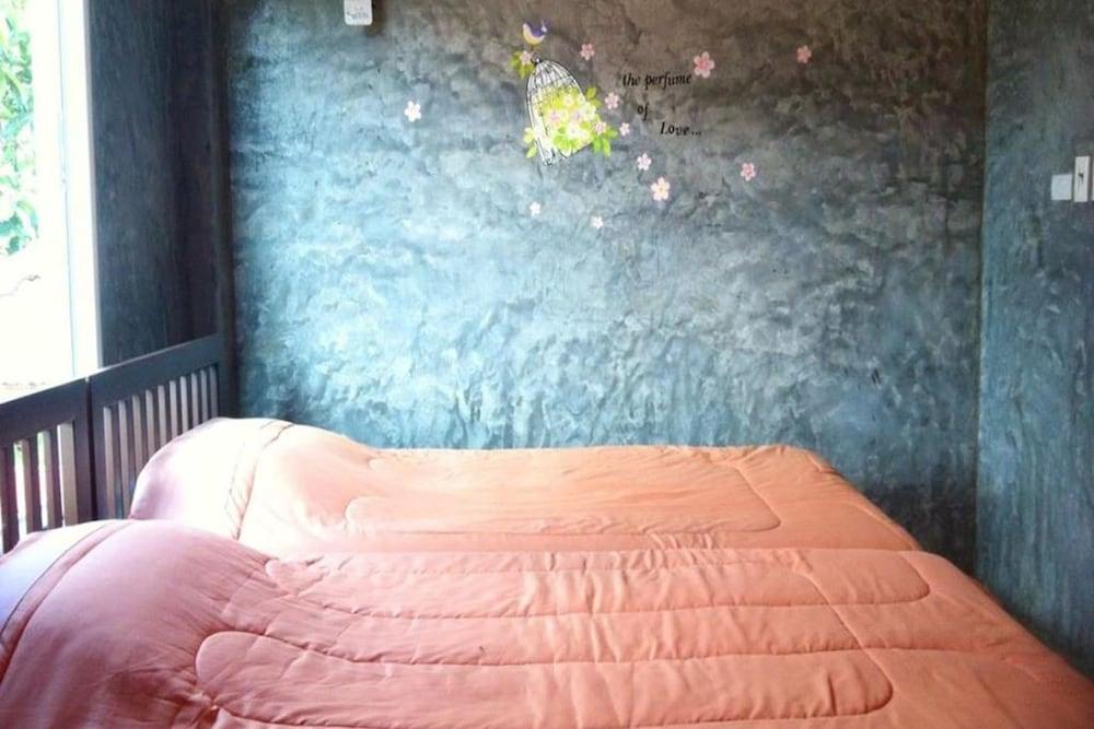 Ban Rim Nam Riverside Resort