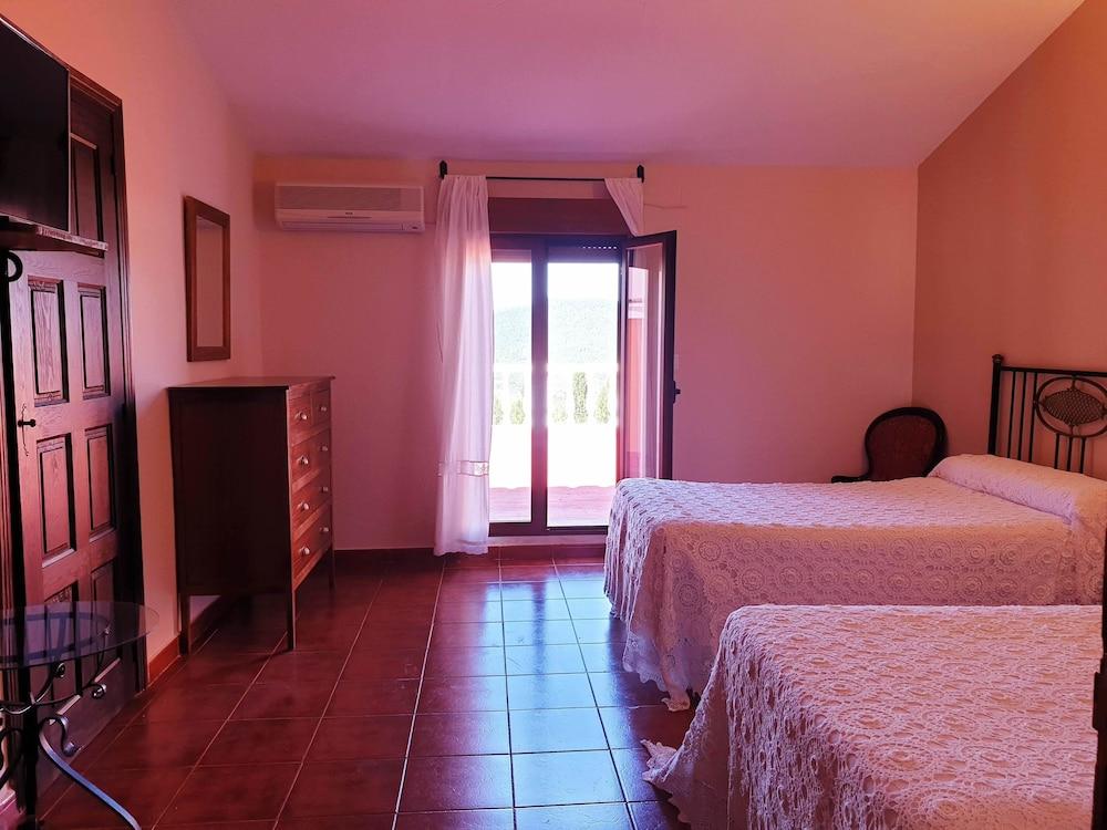 Hospedium Hotel Val de Pinares