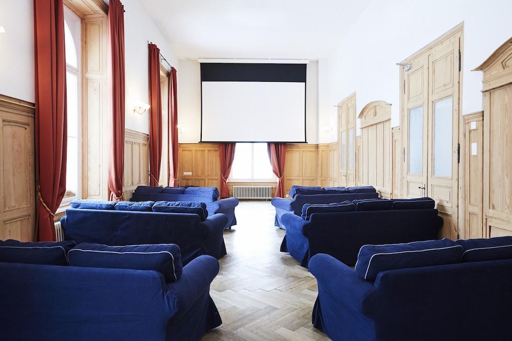 Maloja Palace Apartments