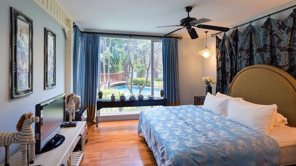 Baan Sanpleon Beachfront Condominium