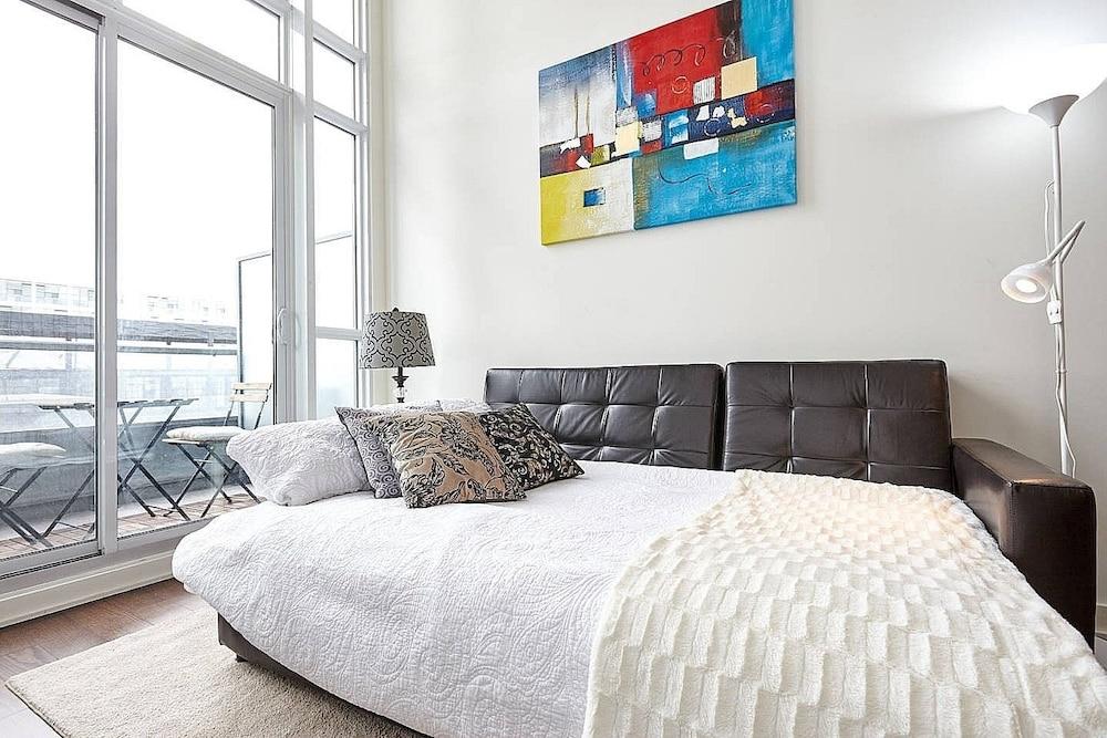 Lavish Suites - Two Story Loft - Downtown Toronto