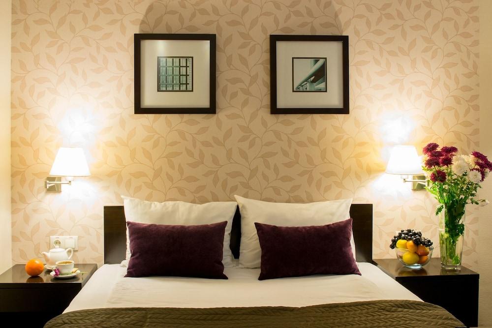 RiverSide - restaurant, hotel, beach