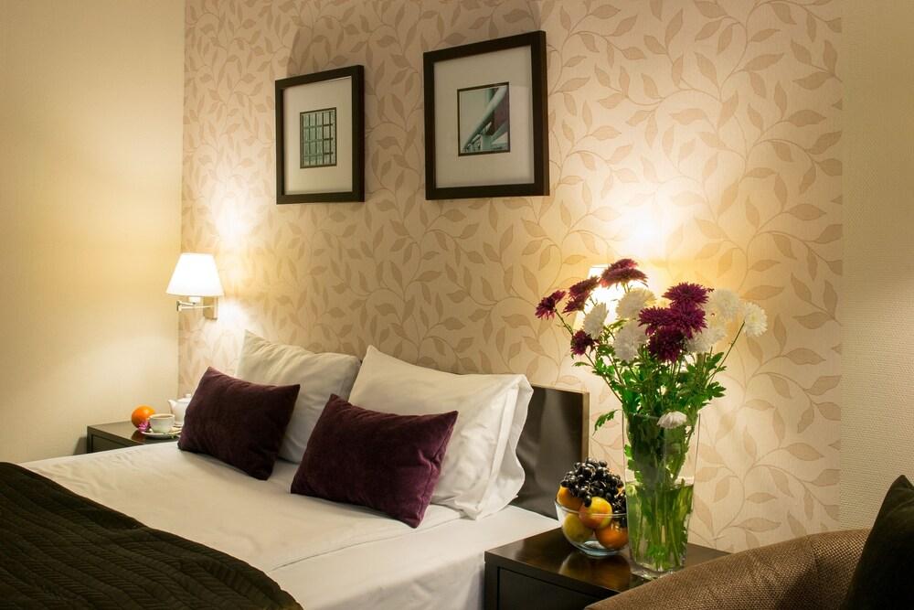 RiverSide - restaurant, hotel, beach