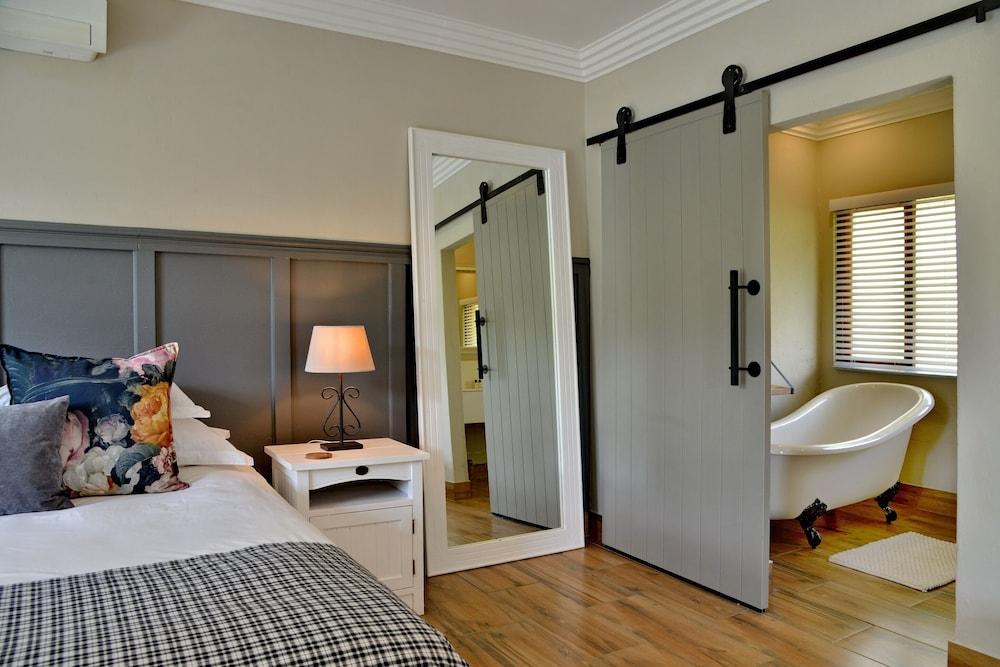 Thanda Manzi Country Hotel