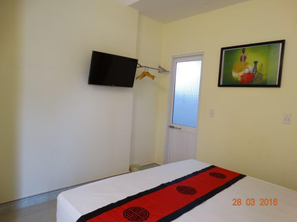 Yellow House Homestay