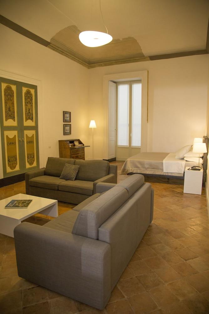 Santa Chiara Boutique Hotel
