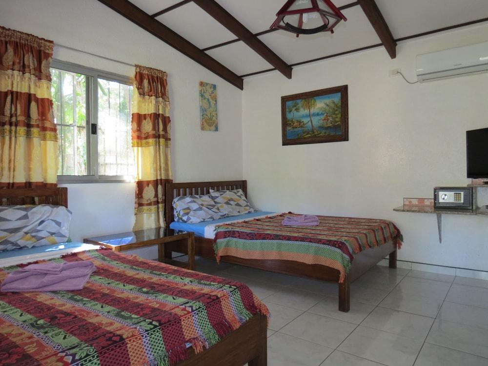 Alonaland Resort Apartelle