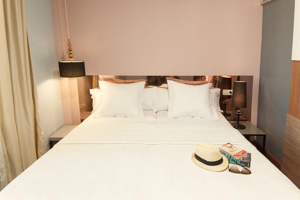 BYPILLOW Villa Lorena