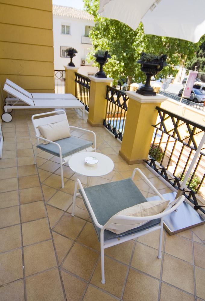 BYPILLOW Villa Lorena